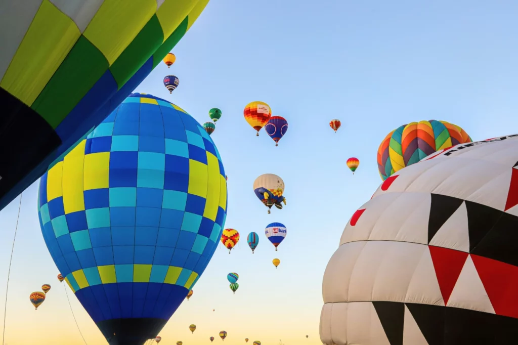 Heißluftballons über Albuquerque New Mexico